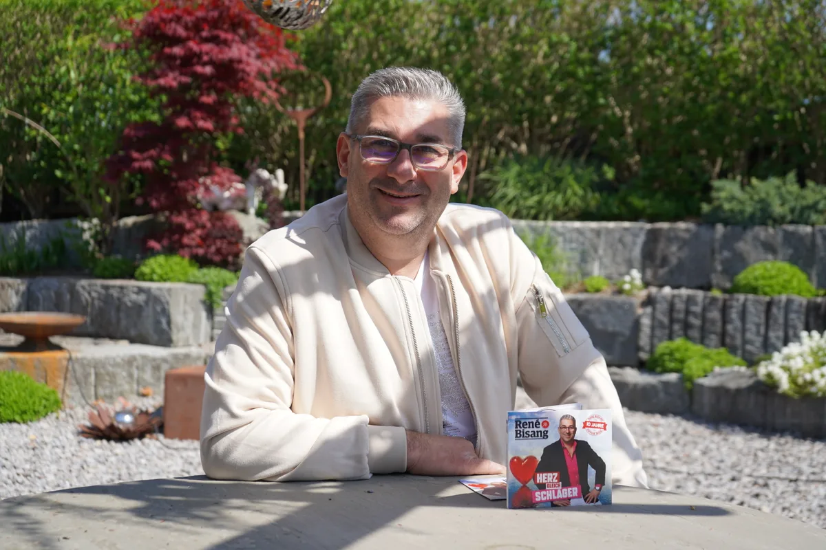 Schlagersänger René Bisang mit seinem neuen Album